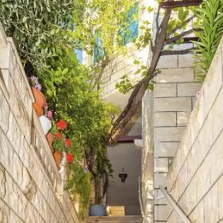 Allineeddubrovnik: Versatile With Free Parking Apartment Dubrovnik
