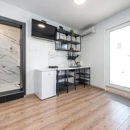 Allineeddubrovnik: Versatile With Free Parking Apartment
